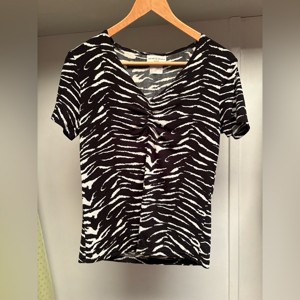 Sarah B Studio Petite Size Petite Medium Short Sleeved Shirt